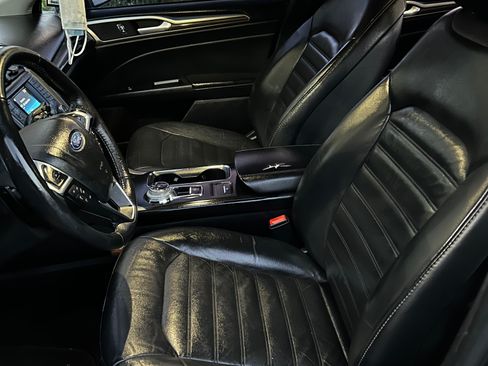 Used 2018 Ford Fusion SE image 10