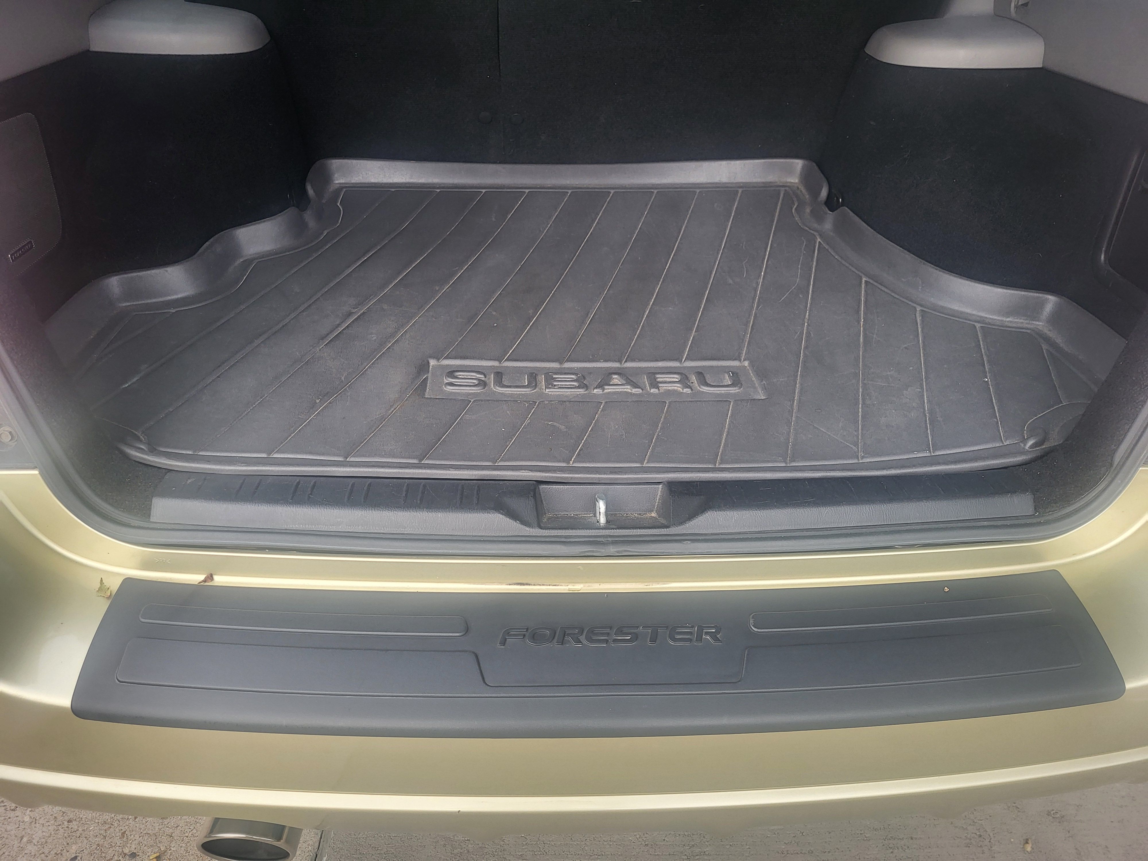 Used 2004 Subaru Forester 2.5XT AWD/4WD image 15