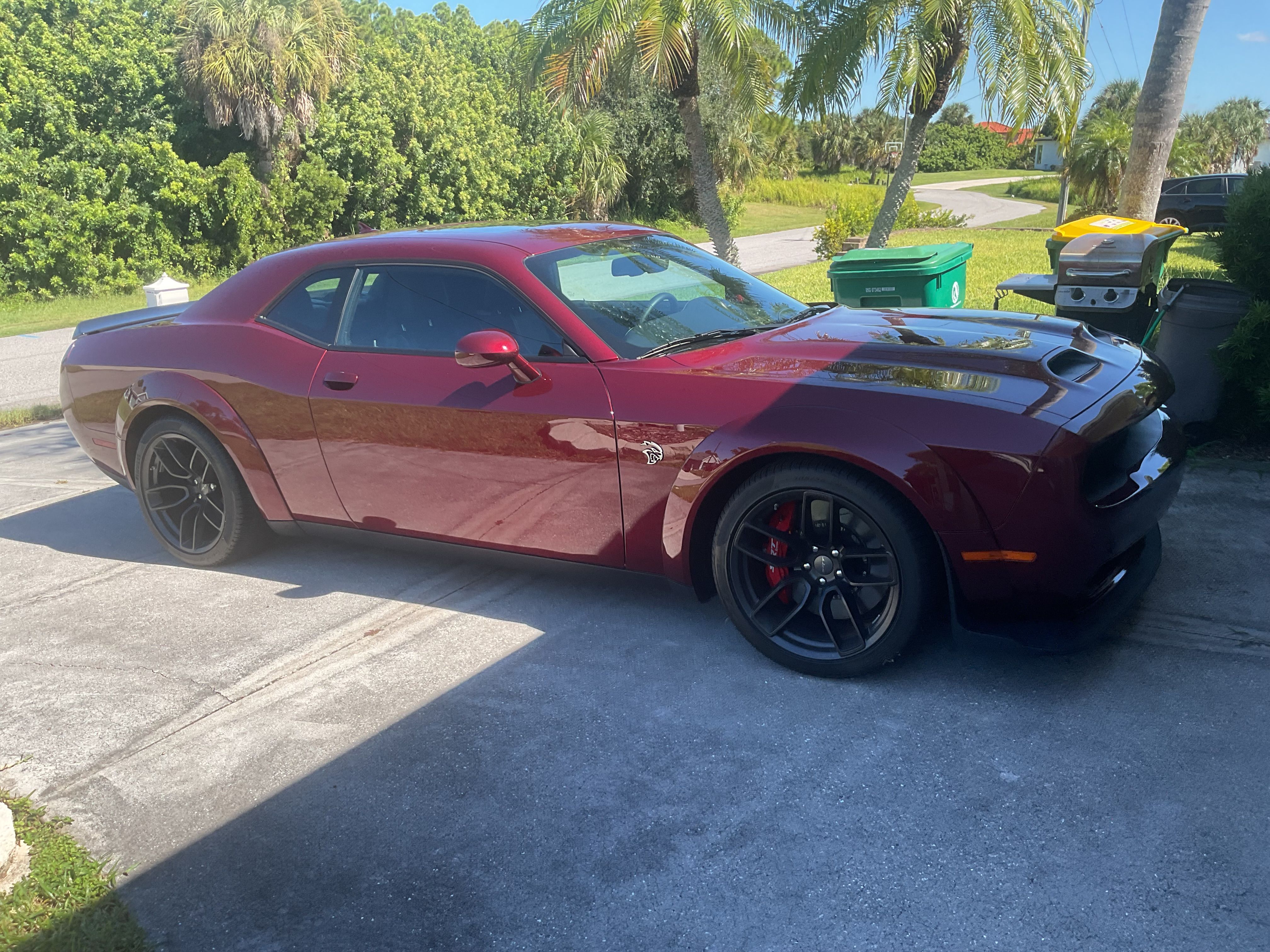 Used 2023 Dodge Challenger SRT Hellcat RWD image 1