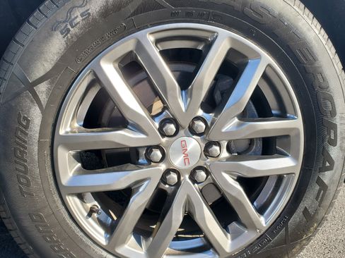 Used 2017 GMC Acadia SLT image 20