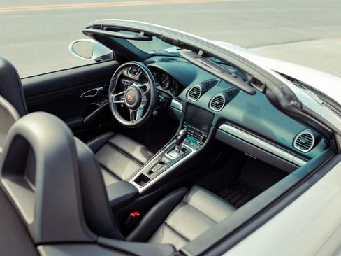 Used 2019 Porsche 718 Boxster image 8