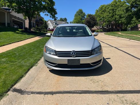 Used 2012 Volkswagen Passat 2.5 SE FWD image 2