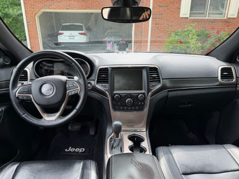 Used 2017 Jeep Grand Cherokee Limited w/ Luxury Group II RWD image 15