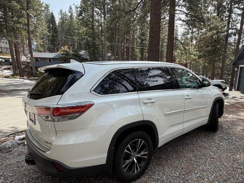 Used 2016 Toyota Highlander XLE image 4