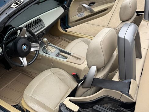 Used 2003 BMW Z4 3.0i image 9