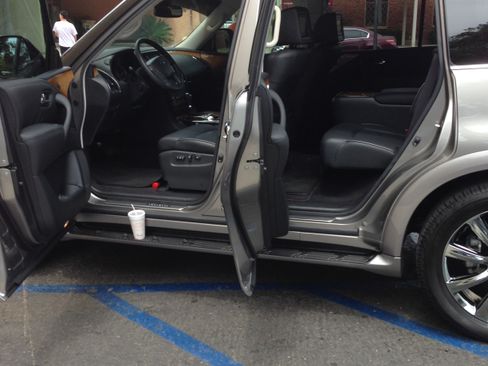 Used 2013 INFINITI QX56 2WD w/ Theater Pkg image 6