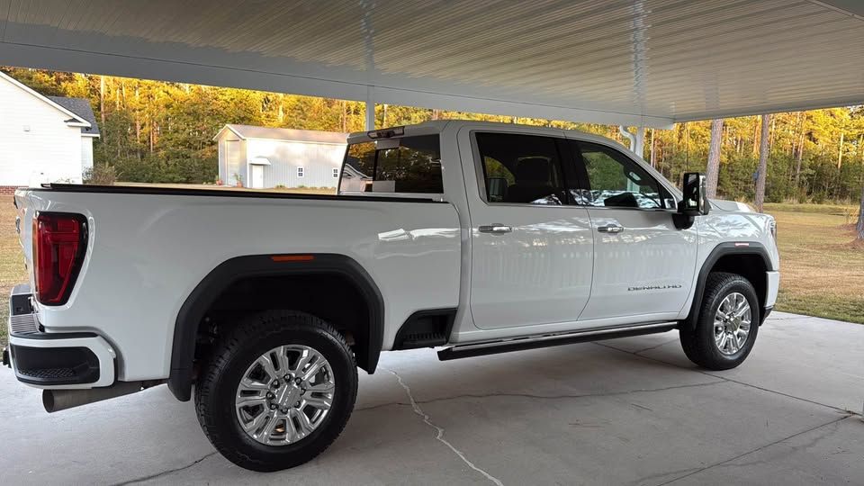 Used 2023 GMC Sierra 3500 Denali w/ Denali Ultimate Package AWD/4WD image 2