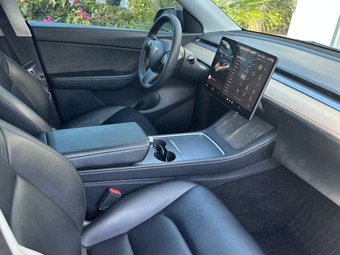 Used 2021 Tesla Model Y Performance image 8