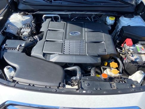 Used 2018 Subaru Outback 3.6R Limited image 1