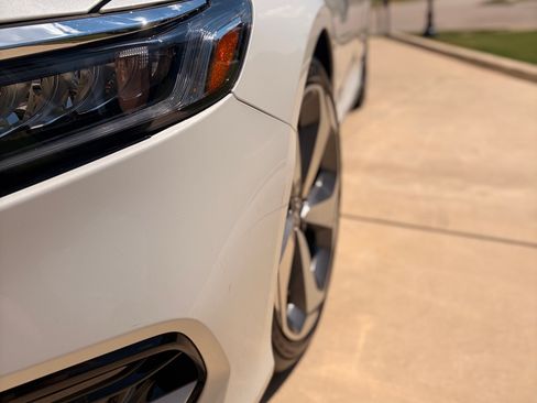 Used 2020 Honda Accord Touring image 4