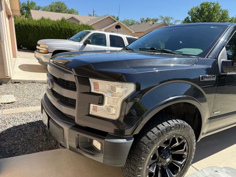 Used 2015 Ford F150 Lariat w/ Equipment Group 502A Luxury AWD/4WD image 2