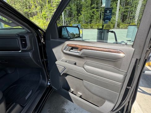 Used 2024 GMC Sierra 1500 Elevation image 15