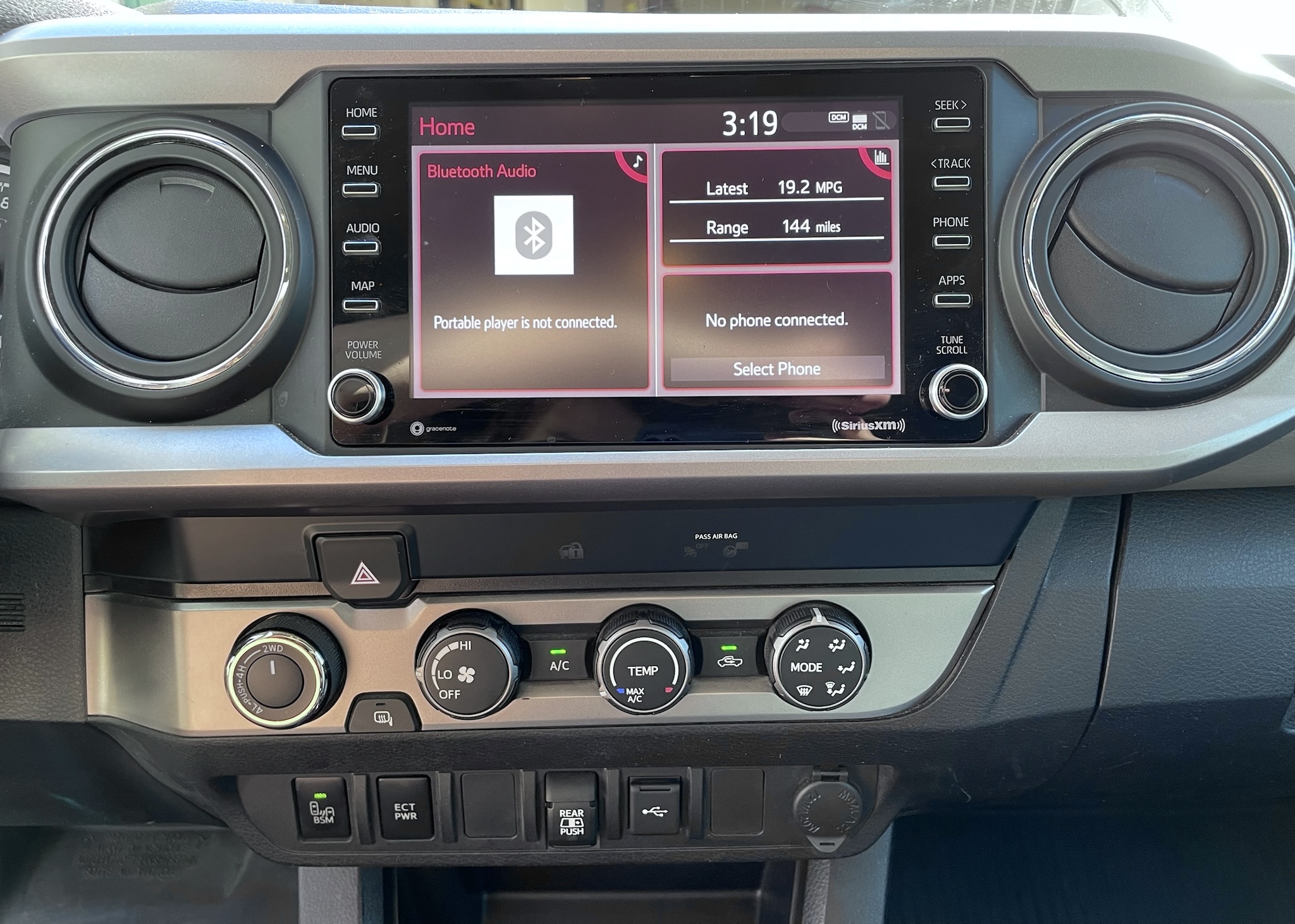 Used 2020 Toyota Tacoma SR5 w/ Technology Package AWD/4WD image 14