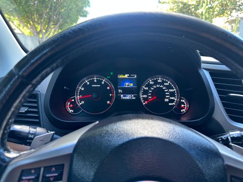 Used 2014 Subaru Outback 2.5i Limited w/ Moonroof Package image 8