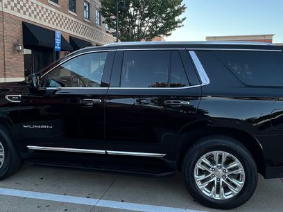 Used 2022 GMC Yukon SLT w/ SLT Premium Package
