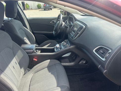 Used 2016 Chrysler 200 Limited FWD image 8