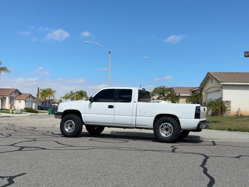 Used 2005 Chevrolet Silverado 1500 W/T RWD image 8