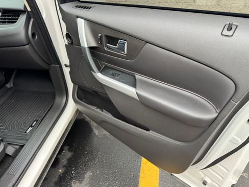 Used 2014 Ford Edge SEL image 13