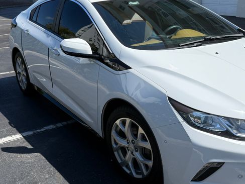 Used 2018 Chevrolet Volt Premier w/ Driver Confidence Package image 4
