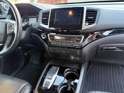 Used 2017 Honda Pilot Elite image 19