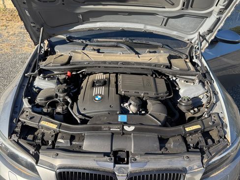 Used 2009 BMW 335i xDrive Coupe AWD/4WD image 2