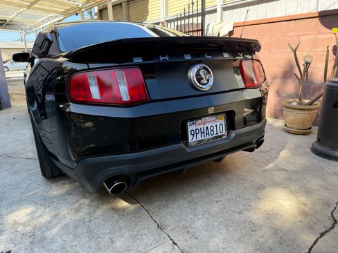 Used 2010 Ford Mustang Shelby GT500 image 9