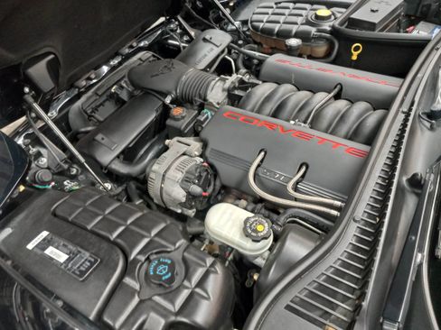 Used 1998 Chevrolet Corvette Coupe w/ Roof Pkg image 25