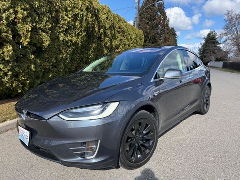 Used 2016 Tesla Model X 90D image 27