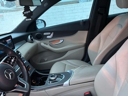 Used 2019 Mercedes-Benz C 300 4MATIC Sedan w/ Premium Package image 10