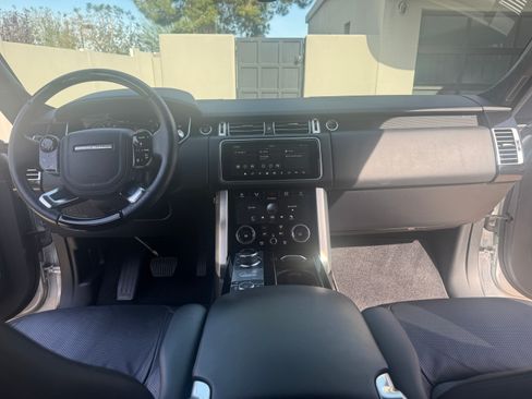 Used 2020 Land Rover Range Rover HSE image 13
