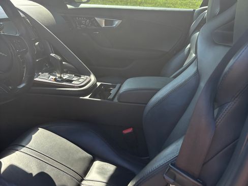 Used 2015 Jaguar F-TYPE R RWD image 8