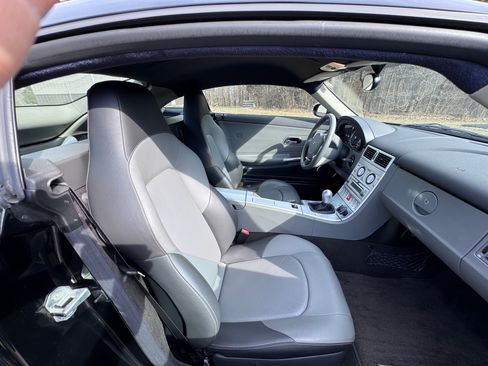 Used 2006 Chrysler Crossfire Limited RWD image 10