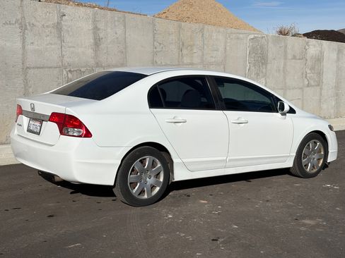 Used 2010 Honda Civic LX image 9