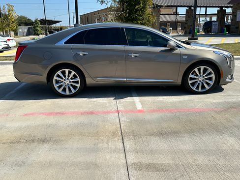 Used 2018 Cadillac XTS Premium Luxury image 12