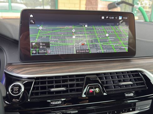 Used 2023 BMW M550i xDrive w/ Dynamic Handling Package image 19