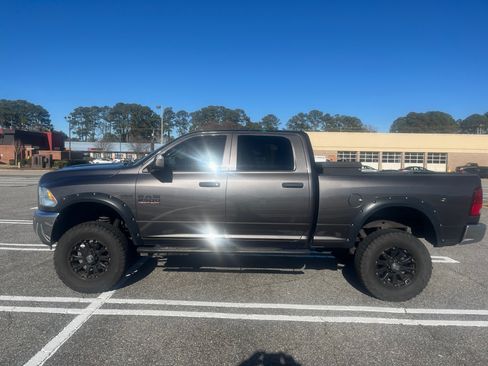 Used 2017 RAM 2500 Tradesman w/ Chrome Appearance Group image 8