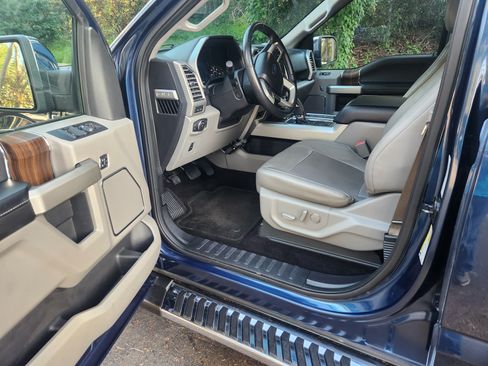 Used 2016 Ford F150 Lariat w/ Equipment Group 502A Luxury image 6