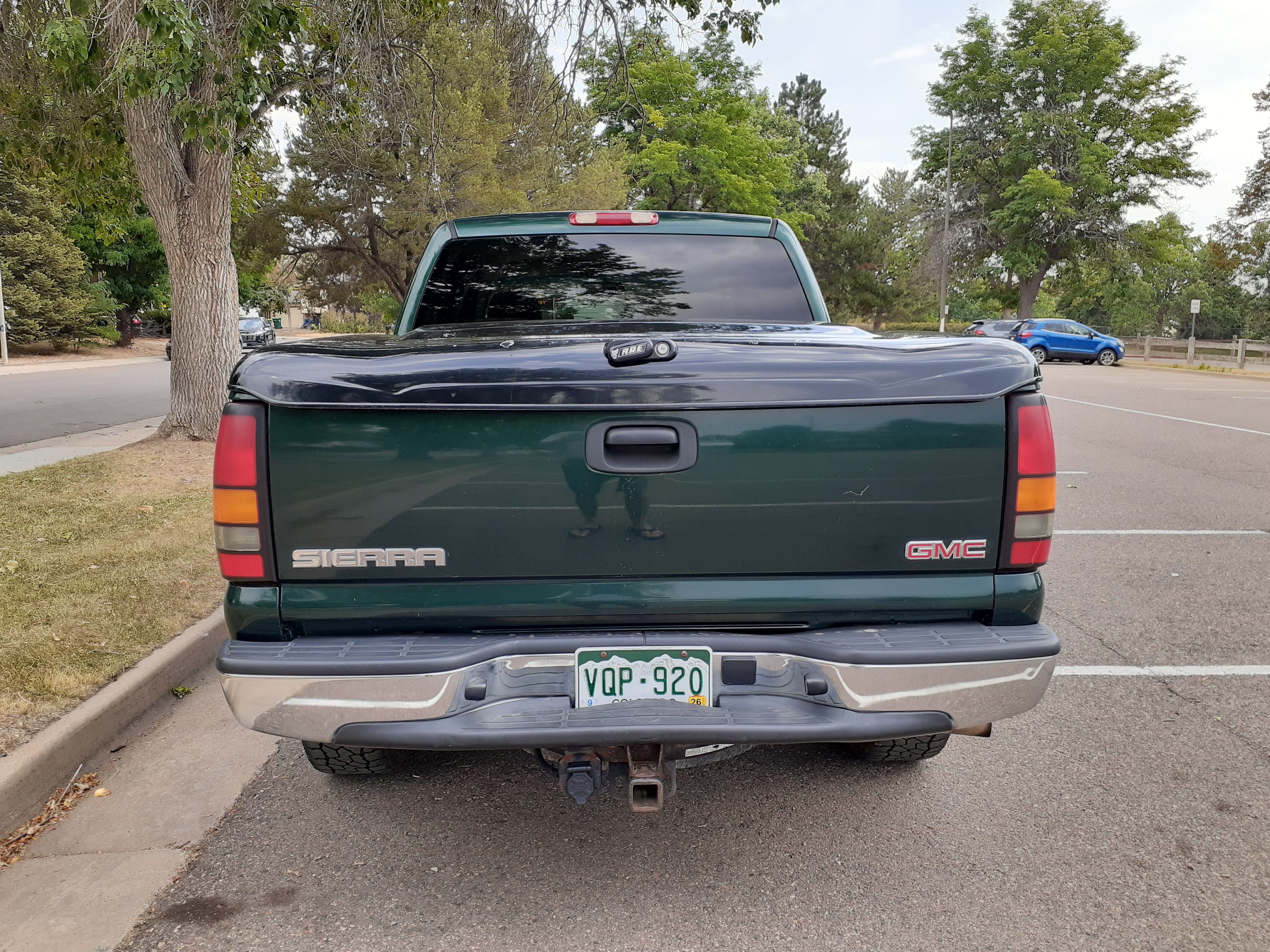 Used 2005 GMC Sierra 1500 SLE w/ Off-Road Package AWD/4WD image 2