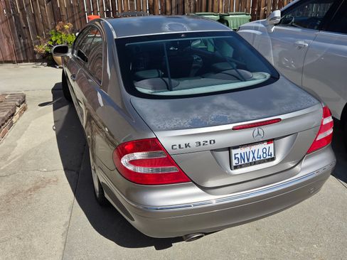 Used 2005 Mercedes-Benz CLK 320 Coupe image 4