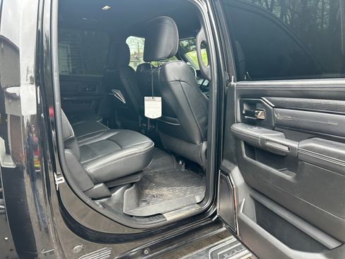 Used 2023 RAM 5500 4x4 Crew Cab image 9