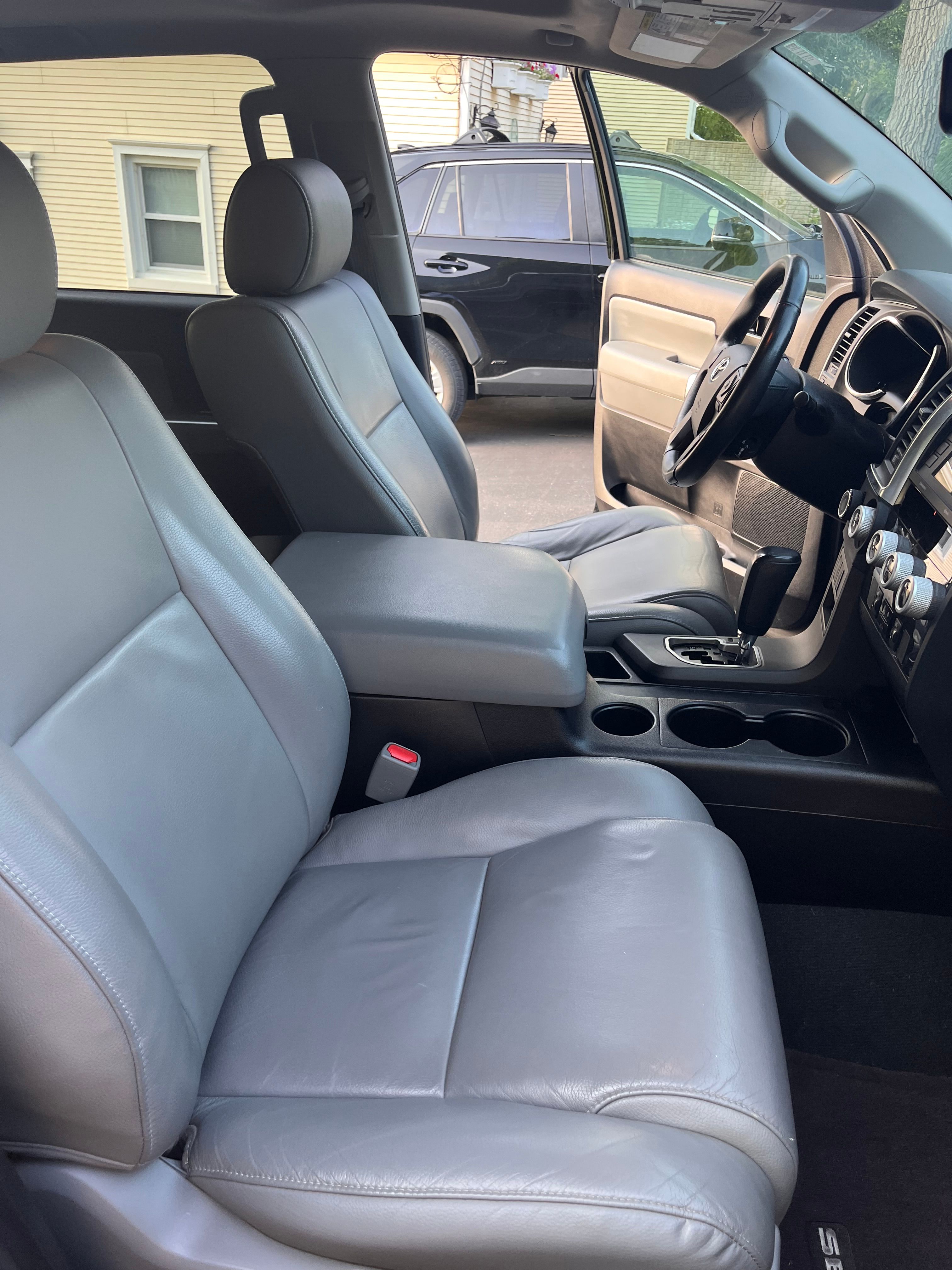 Used 2021 Toyota Sequoia SR5 w/ Premium Package AWD/4WD image 12