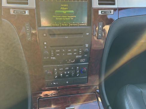 Used 2007 Cadillac Escalade AWD w/ Information Package image 14