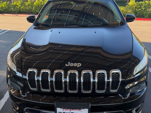 Used 2016 Jeep Cherokee Overland image 4