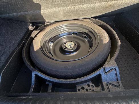 Used 2013 Volkswagen Tiguan S image 23