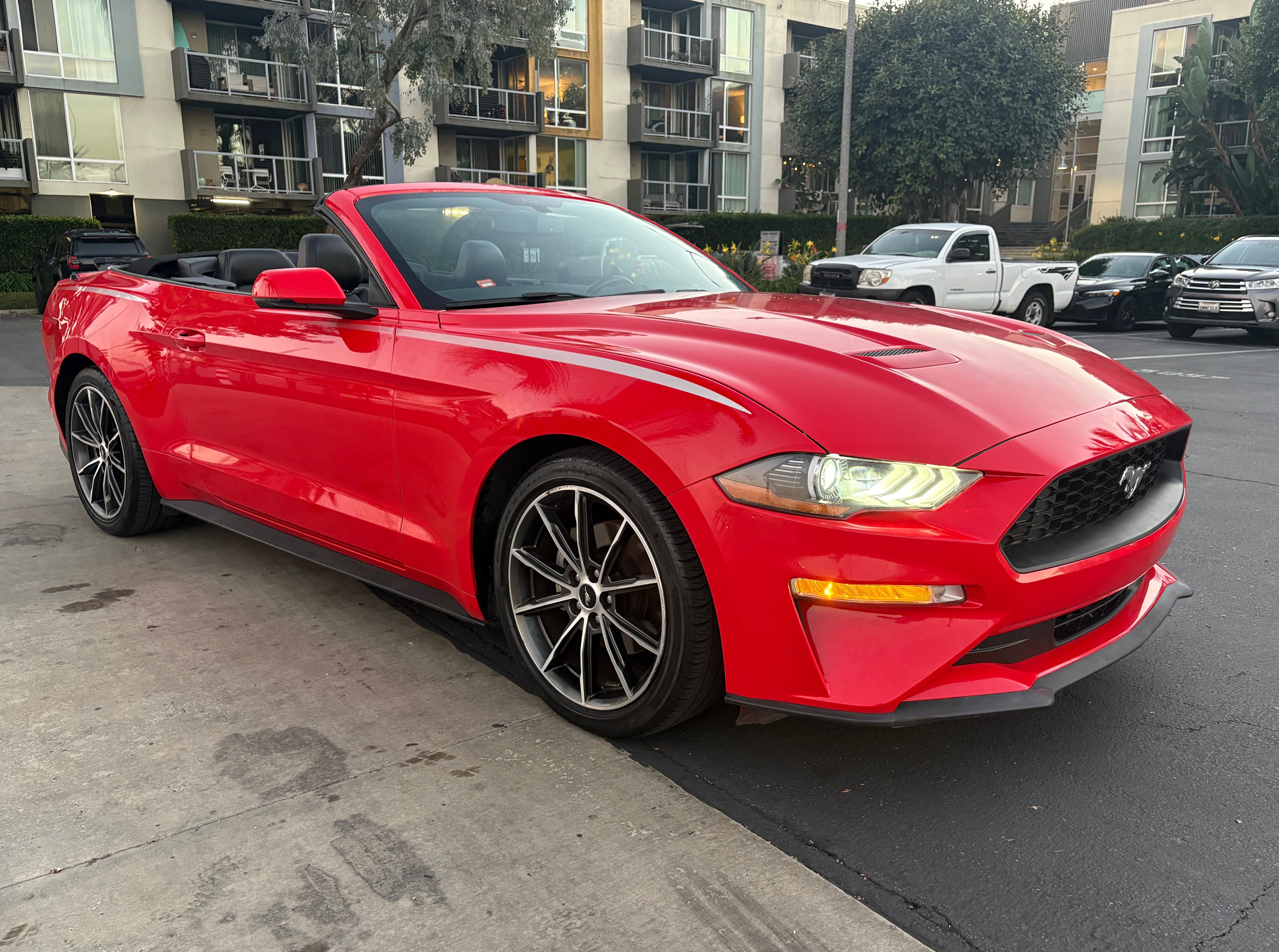 Used 2018 Ford Mustang Premium w/ Equipment Group 201A RWD image 10