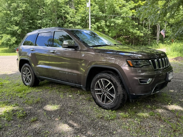 Used 2019 Jeep Grand Cherokee Limited w/ Luxury Group II AWD/4WD image 1
