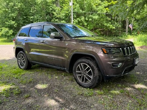 Used 2019 Jeep Grand Cherokee Limited w/ Luxury Group II AWD/4WD image 1