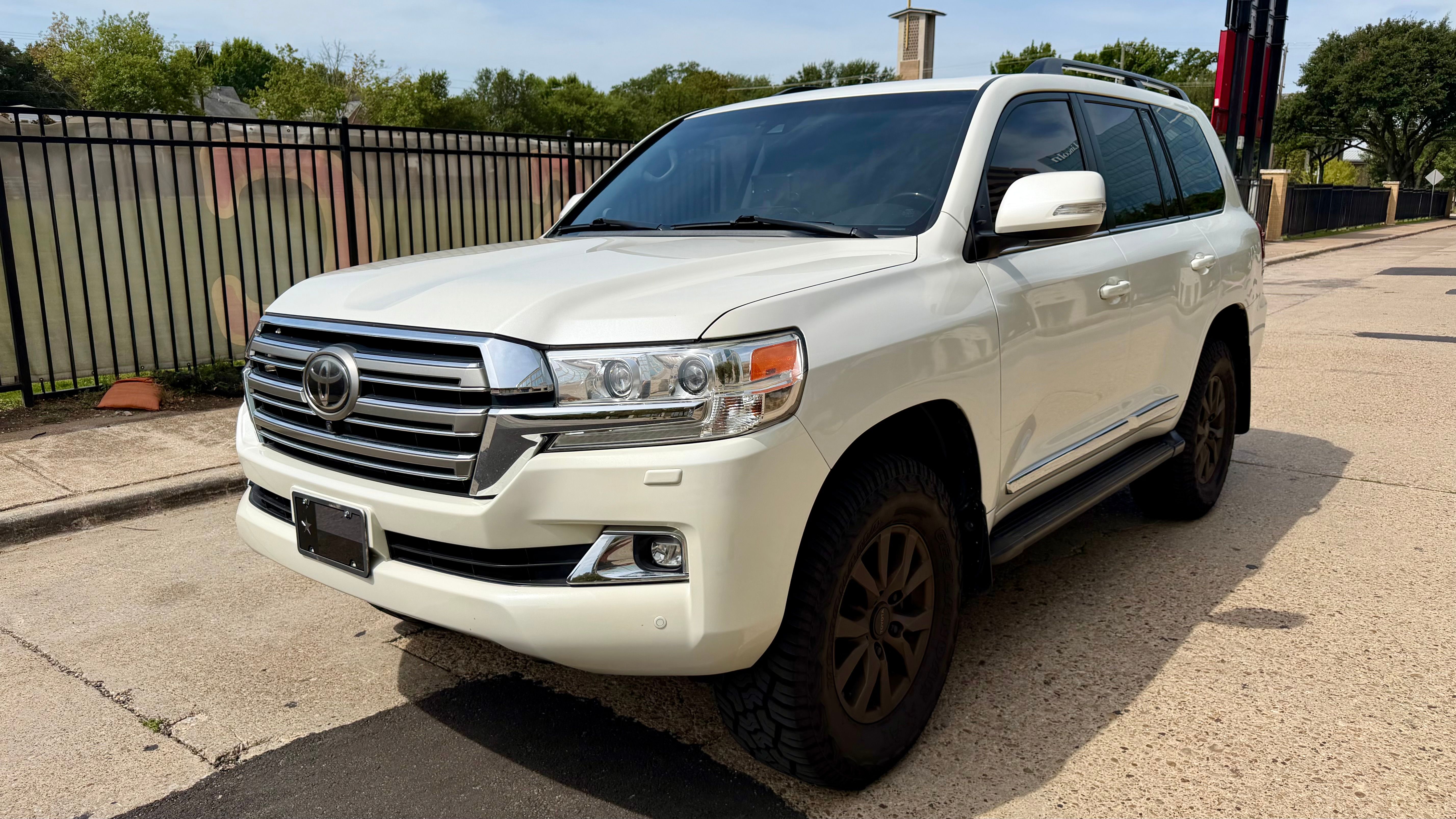 Used 2016 Toyota Land Cruiser AWD/4WD image 4