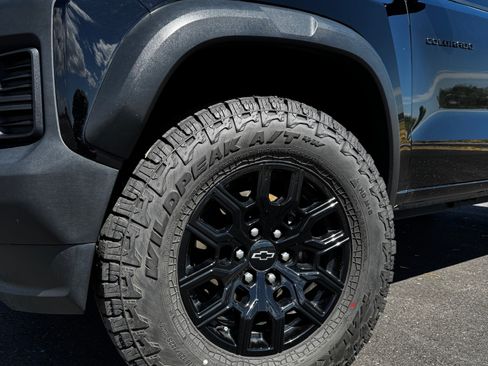 Used 2023 Chevrolet Colorado Trail Boss w/ Technology Package AWD/4WD image 6