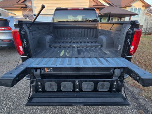 Used 2021 GMC Sierra 1500 AT4 image 4